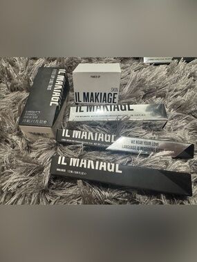 IL MAKIAGE Makeup Set - Lot of 5 - Woke Up like this - Skin - Eye pencils - Etc